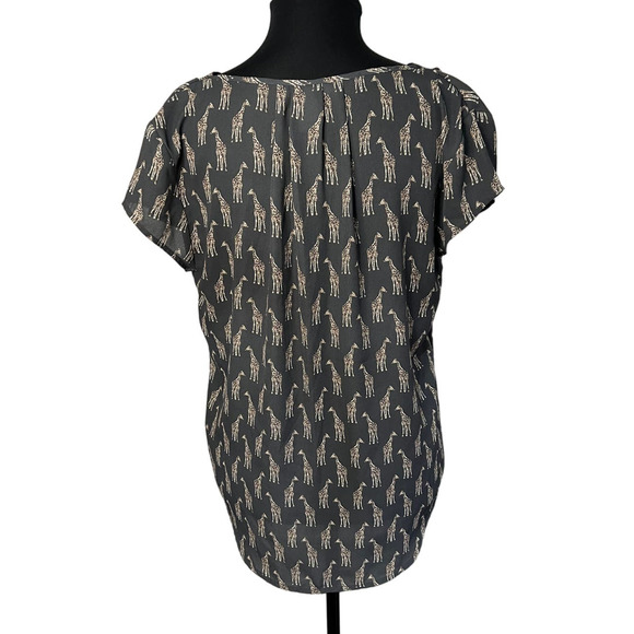 H&M Conscious Gray Giraffe Print V-Neck Blouse, Size 6 - Picture 3 of 6